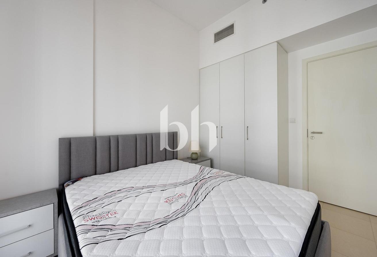 Unfurnished | Mid Floor | Managed | Vacant photo 9