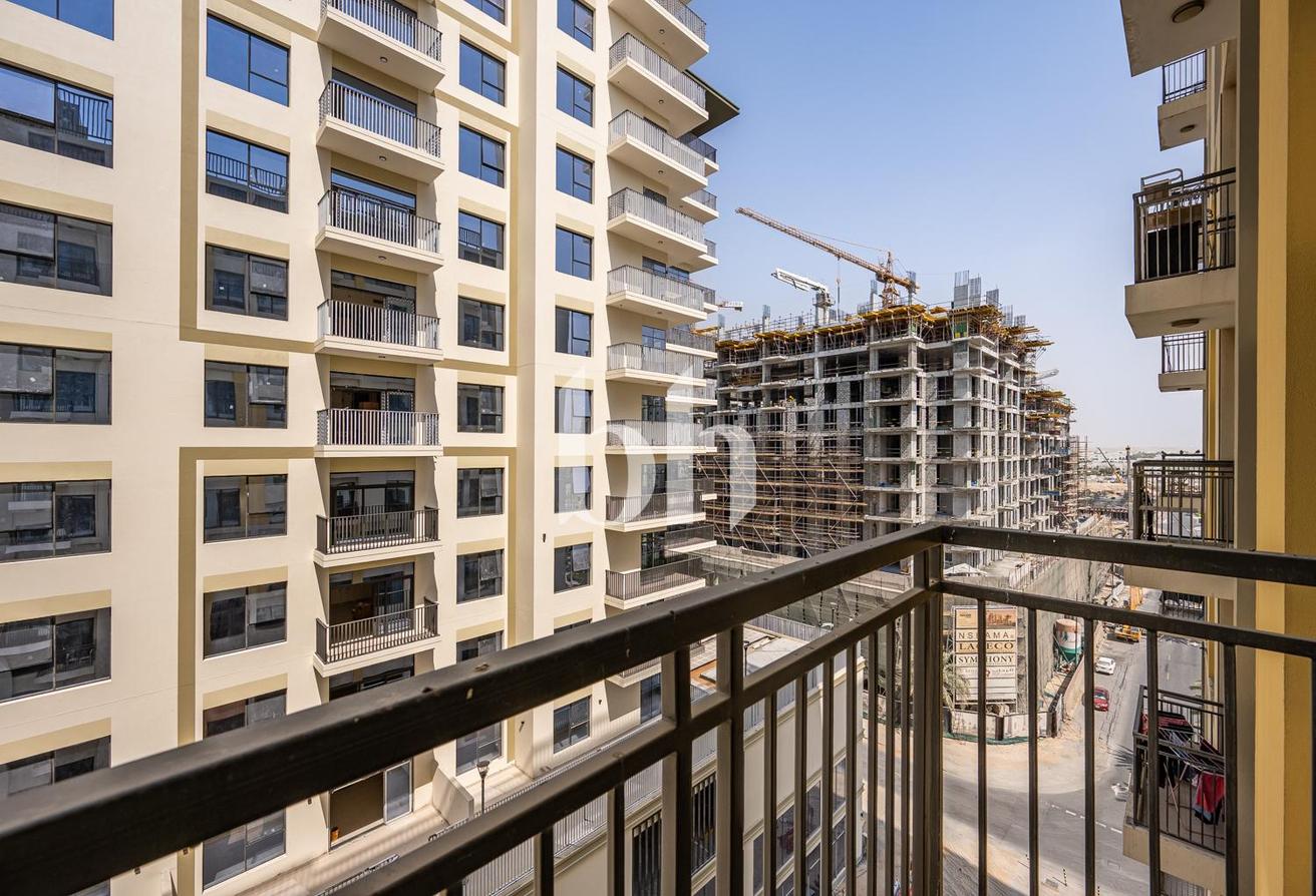 Unfurnished | Mid Floor | Managed | Vacant photo 11
