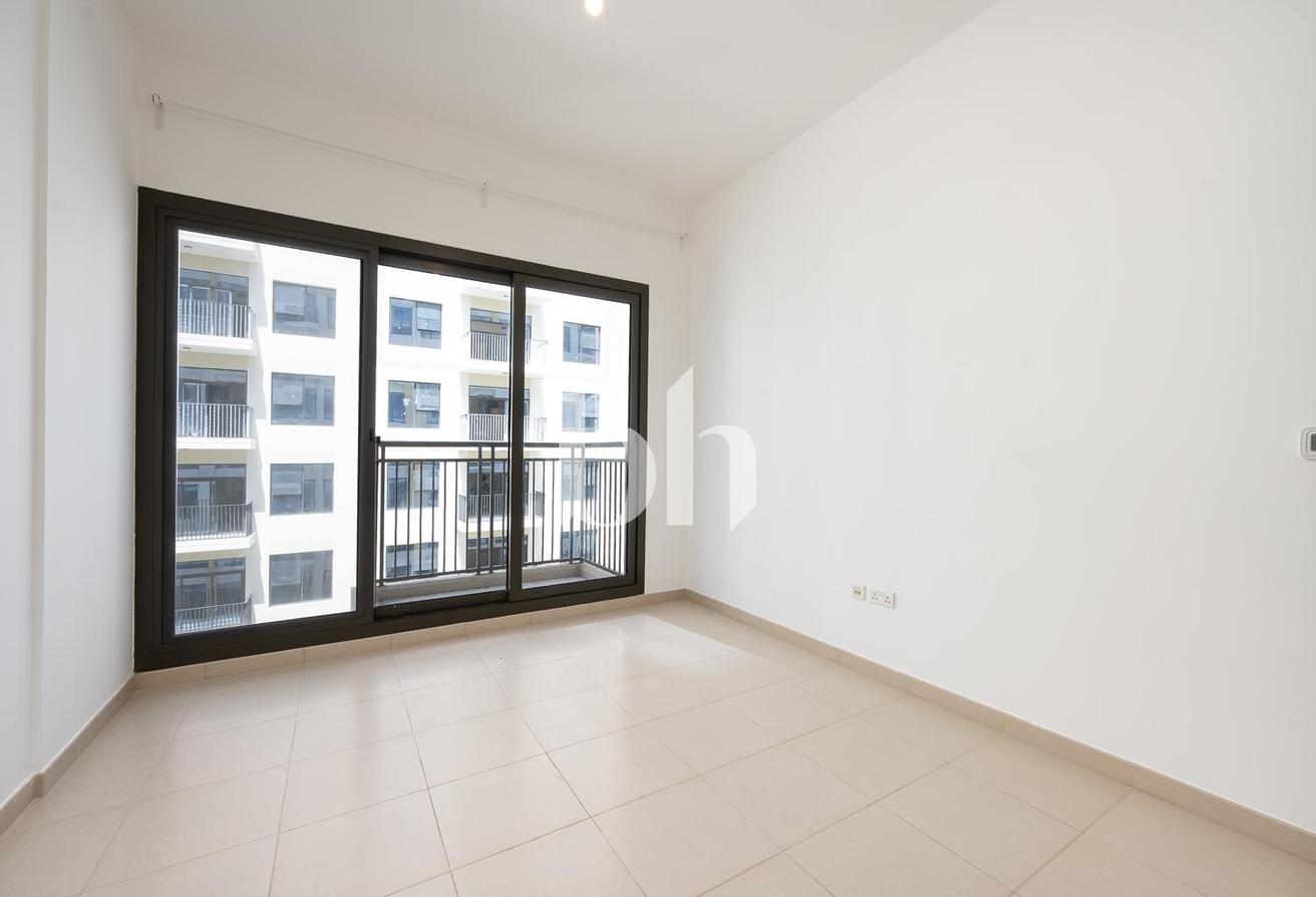 Unfurnished | Mid Floor | Managed | Vacant photo 4