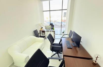 Office Space - Studio - 1 for rent in Red Avenue - Al Garhoud - Dubai Office Space - Studio - 1 for rent in Red Avenue - Al Garhoud - Dubai
