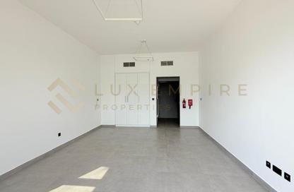 Apartment - 1 Bedroom - 2 Bathrooms for rent in V2 - Dubai Sports City - Dubai