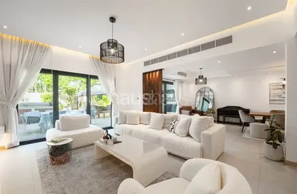 تاون هاوس - 3 غرف نوم - 3 حمامات للبيع في الينابيع 11 - الينابيع - دبي