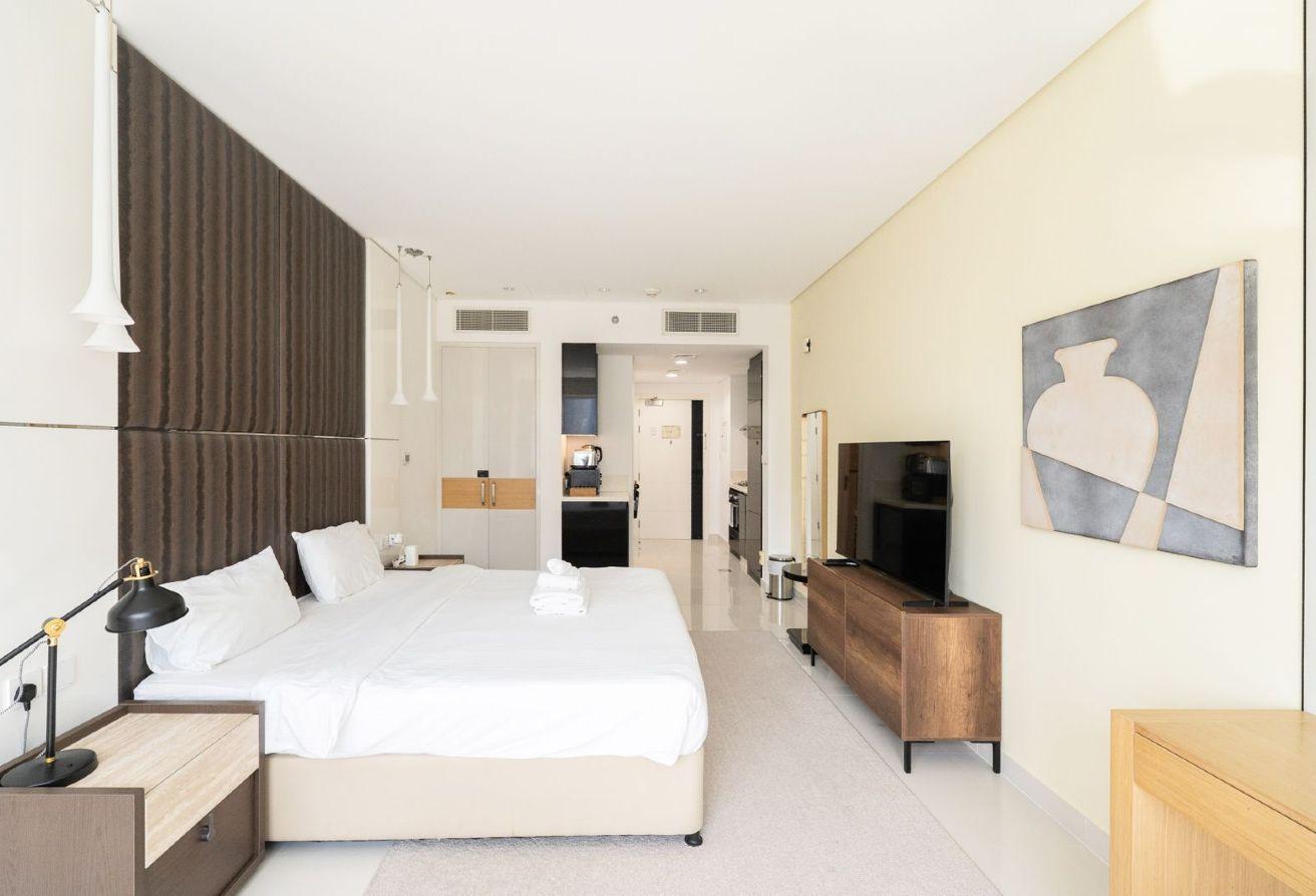 Amazing Spacious Studio in Hotel | Canal View photo 3