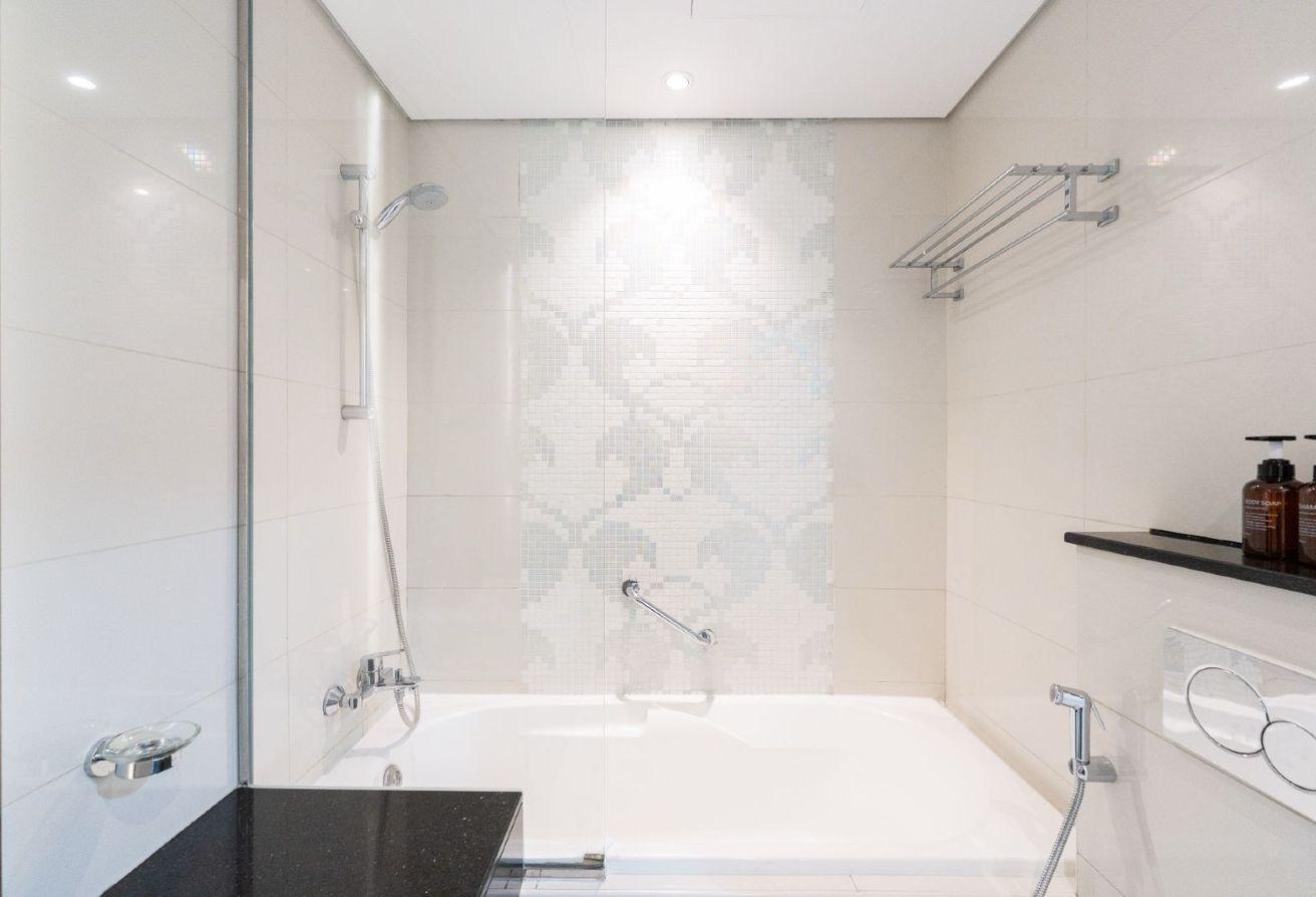 Amazing Spacious Studio in Hotel | Canal View photo 15