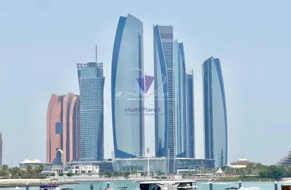 Apartment - 2 Bedrooms - 3 Bathrooms for rent in Etihad Towers - Corniche Road - Abu Dhabi