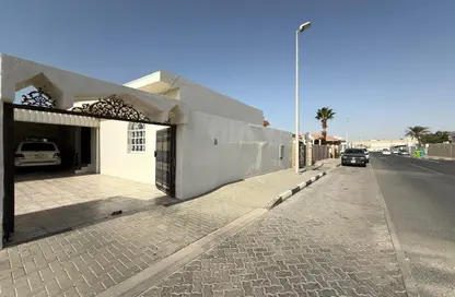 Villa - 7+ Bedrooms - 7+ Bathrooms for sale in Al Hazana - Al Riqqa - Sharjah