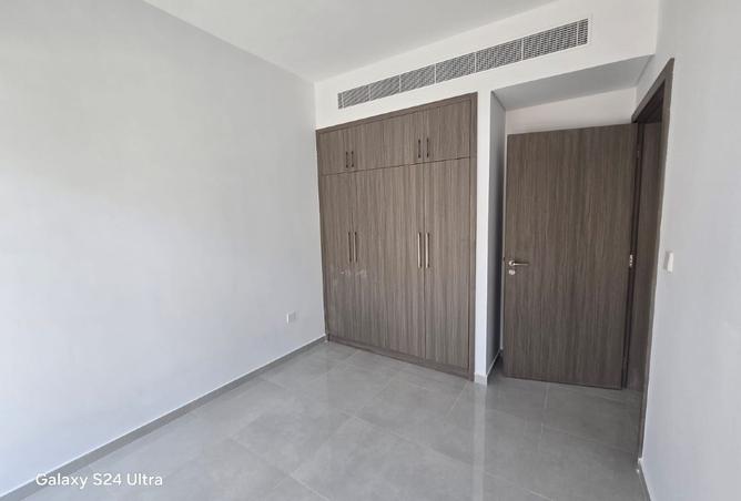 4 BEDROOM HALL LARGE +STORE-BRAND NEW -GOOD FINISH photo 3