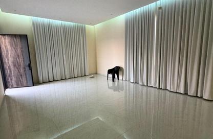 Villa - 4 Bedrooms - 6 Bathrooms for rent in Rodhat Al Qarat - Al Rowdat Suburb - Sharjah