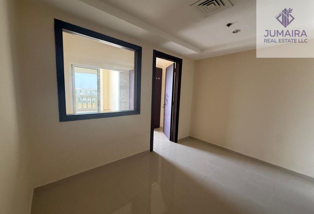 Affordable I Bright Partition Studio | RB5