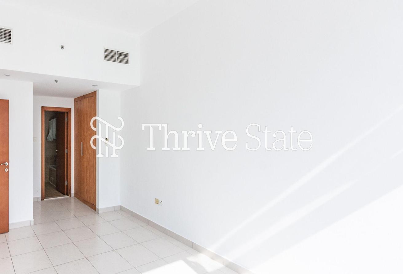 Unfurnished | Vacant Now | Marina View photo 5