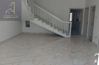 Villa - Studio - 4 for rent in Al Sabkha - Al Riqqa - Sharjah