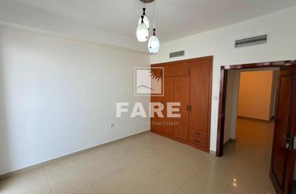 Apartment - 2 Bedrooms - 3 Bathrooms for rent in Ameer Bu Khamseen Tower - Al Majaz 3 - Al Majaz - Sharjah Apartment - 2 Bedrooms - 3 Bathrooms for rent in Ameer Bu Khamseen Tower - Al Majaz 3 - Al Majaz - Sharjah