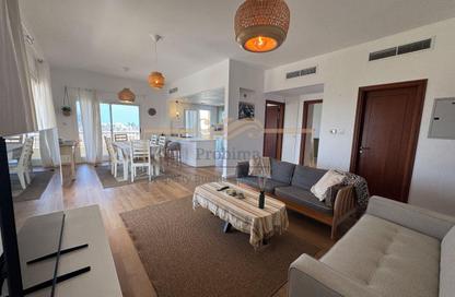 Apartment - 1 - 2 for rent in Golf Apartments - Al Hamra Village - Ras Al Khaimah