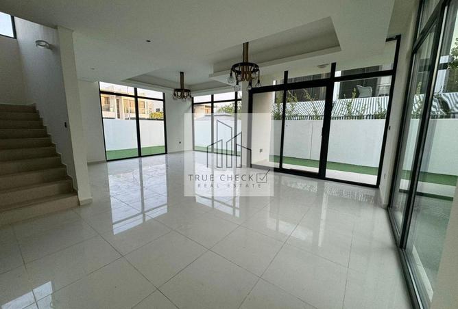 71128104 - Property Image 2