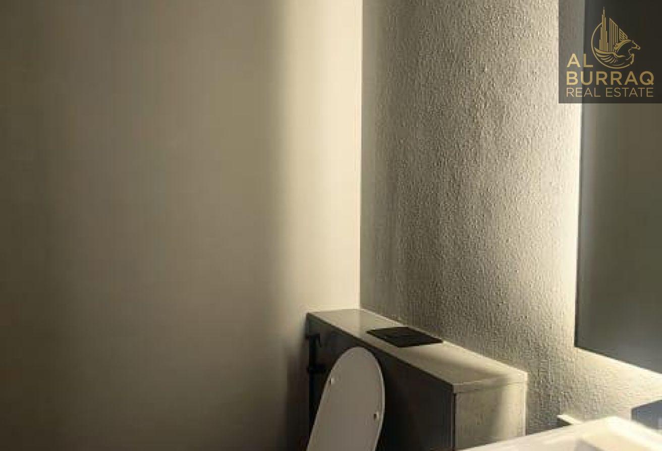 Fully Furnished | Prime Location | Luxury photo 8