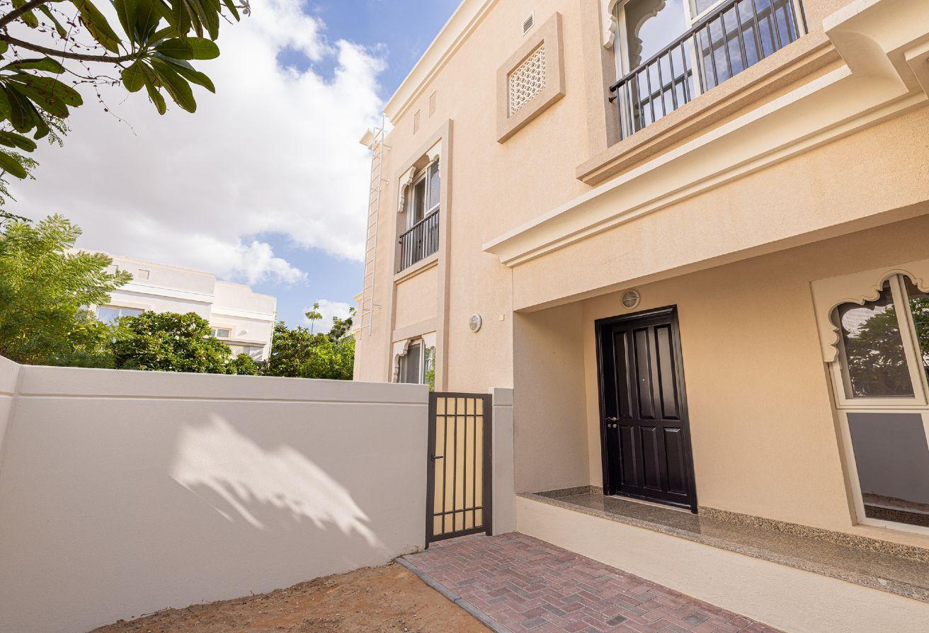 Private Garden | 4 BR Villa + Maid photo 4