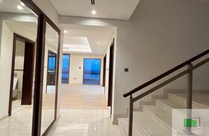 Villa - 4 Bedrooms - 5 Bathrooms for rent in Luluat Al Raha - Al Raha Beach - Abu Dhabi