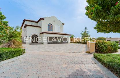 Villa - 5 Bedrooms - 7 Bathrooms for sale in Orange Lake - Jumeirah Golf Estates - Dubai