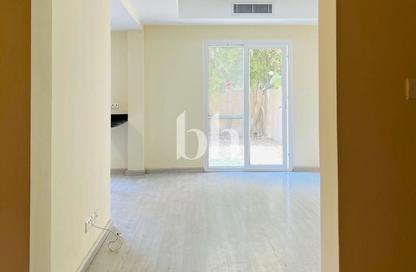Townhouse - 2 - 2 for rent in Springs 1 - The Springs - Dubai