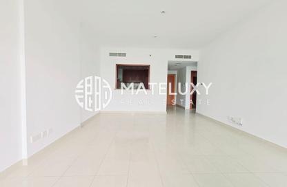 Apartment - 1 Bedroom - 2 Bathrooms for rent in The Links Canal Apartments - The Links - The Views - Dubai