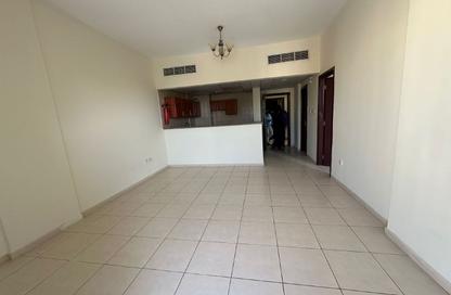 Apartment - 1 Bedroom - 2 Bathrooms for rent in Building IC1-EMR-09 - Emirates Cluster - International City - Dubai