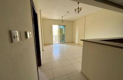 Apartment - 1 Bedroom - 2 Bathrooms for rent in Building IC1-EMR-09 - Emirates Cluster - International City - Dubai