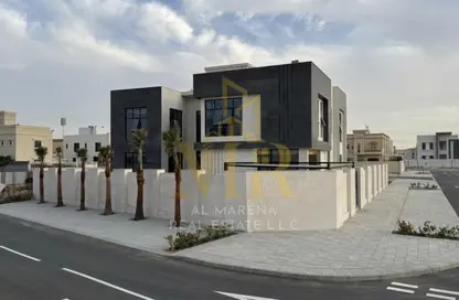 Villa - 5 Bedrooms - 7 Bathrooms for sale in Al Yasmeen 1 - Al Yasmeen - Ajman