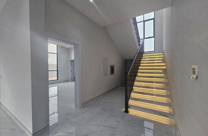 Villa - 5 Bedrooms - 7 Bathrooms for rent in Al Aweer 2 - Al Aweer - Dubai