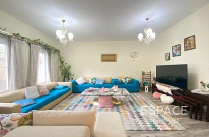 Villa - 3 Bedrooms - 4 Bathrooms for rent in Springs 11 - The Springs - Dubai Villa - 3 Bedrooms - 4 Bathrooms for rent in Springs 11 - The Springs - Dubai