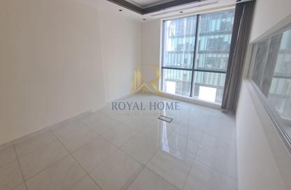 Office Space - Studio for rent in The Regal Tower - Business Bay - Dubai