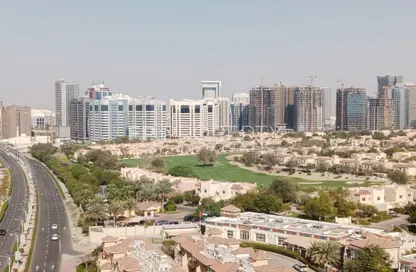 شقة - 1 حمام للايجار في هوكي الجليد - مدينة دبي الرياضية - دبي