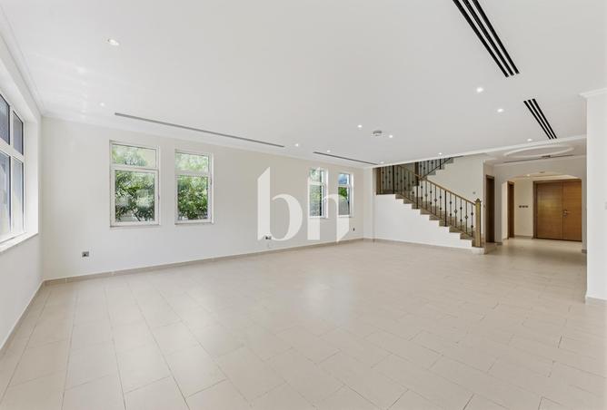 4 Bed Large | Internal Road | Well Maintained — photo 3