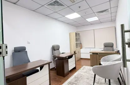 مكتب - غرفة نوم - 1 حمام للايجار في خليج آيريس - الخليج التجاري - دبي