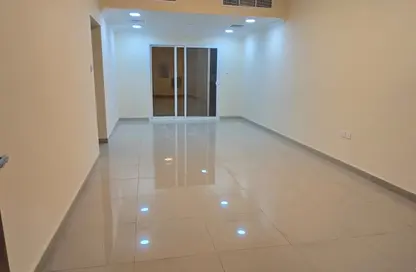 شقة - 2 غرف نوم - 3 حمامات للإيجار في الجرف 3 - الجرف - عجمان