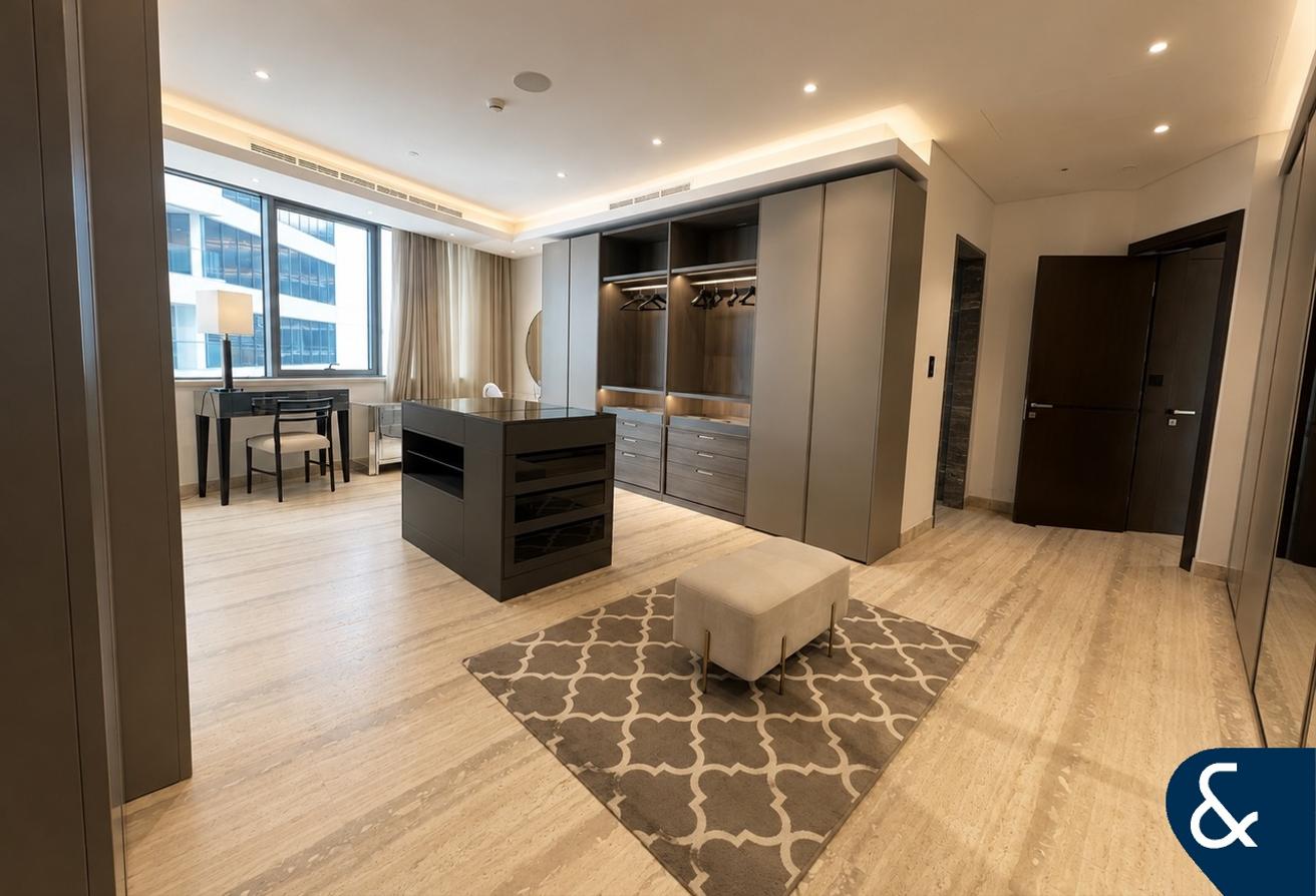 Luxury | Burj Khalifa View | Furnished photo 16