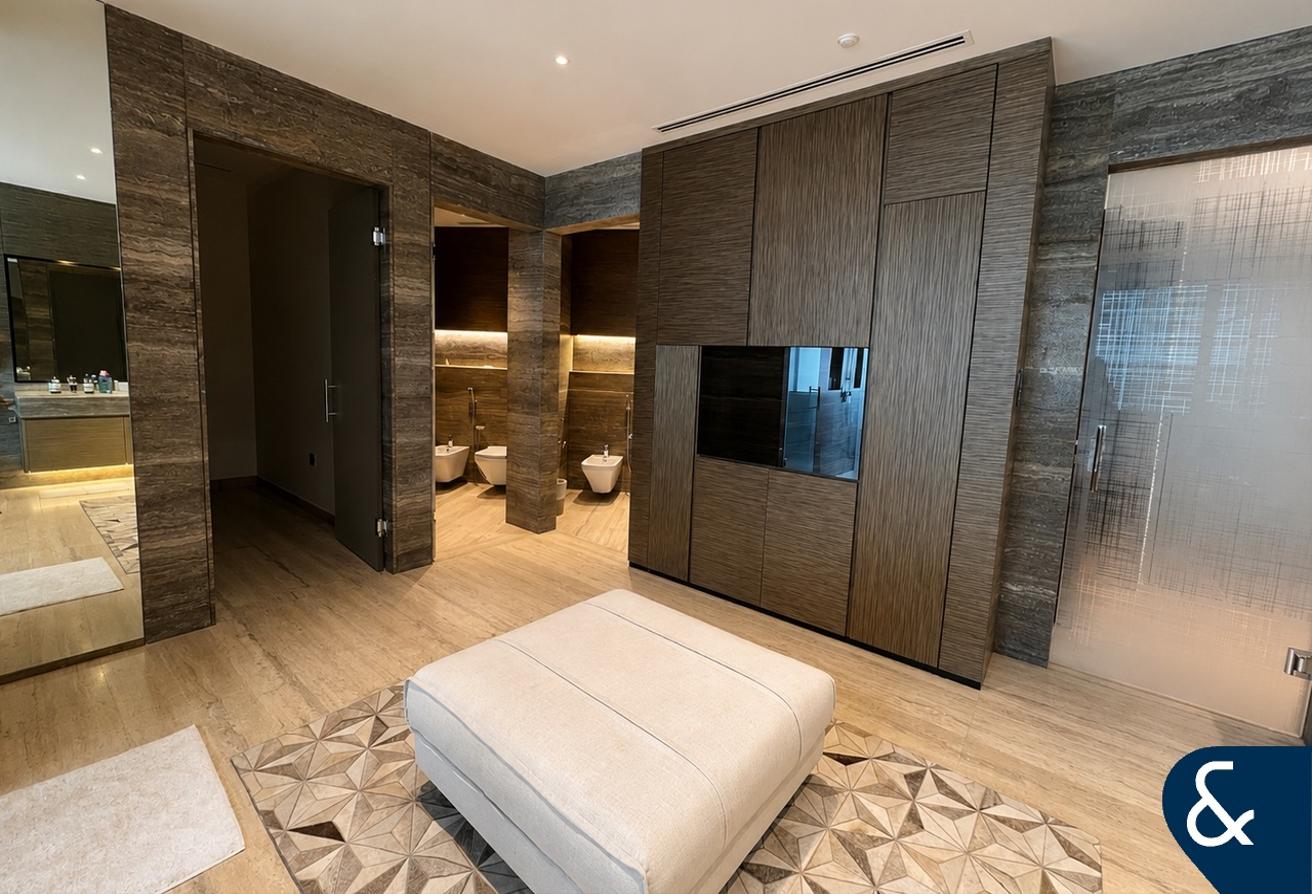 Luxury | Burj Khalifa View | Furnished photo 12