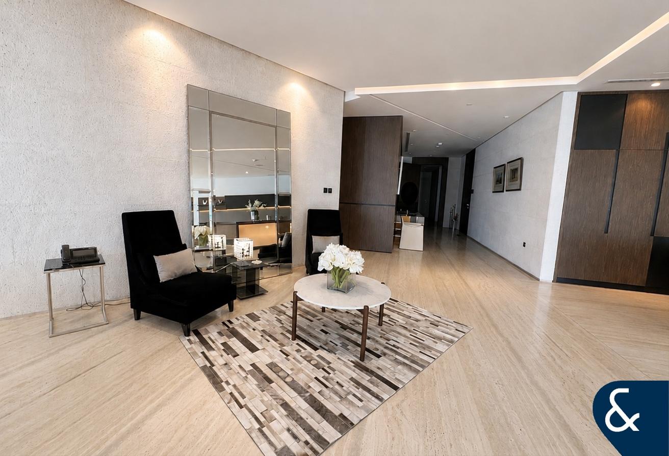 Luxury | Burj Khalifa View | Furnished photo 3