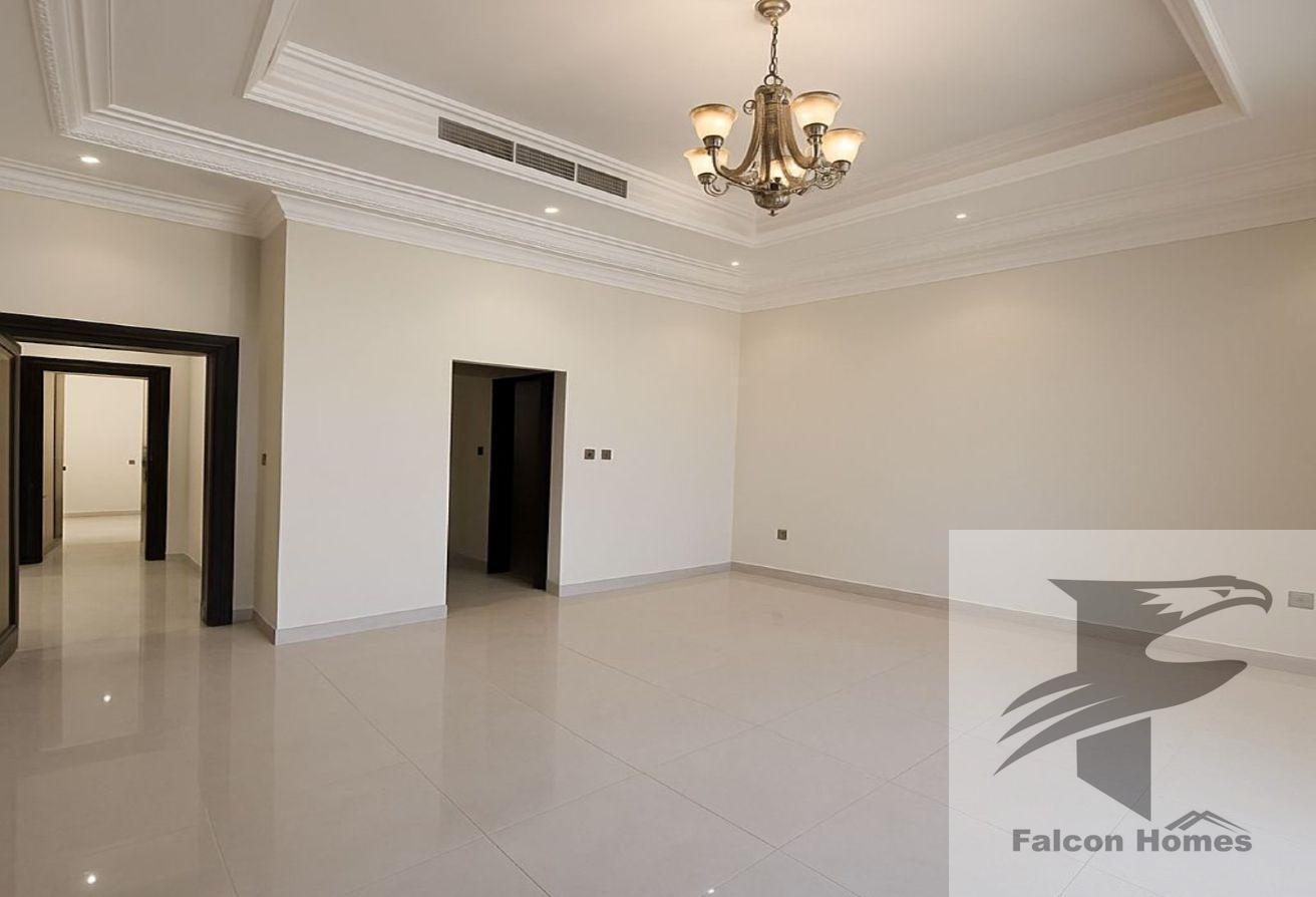 Well Maintained | 5BR Villa with Pool and Garden photo 21