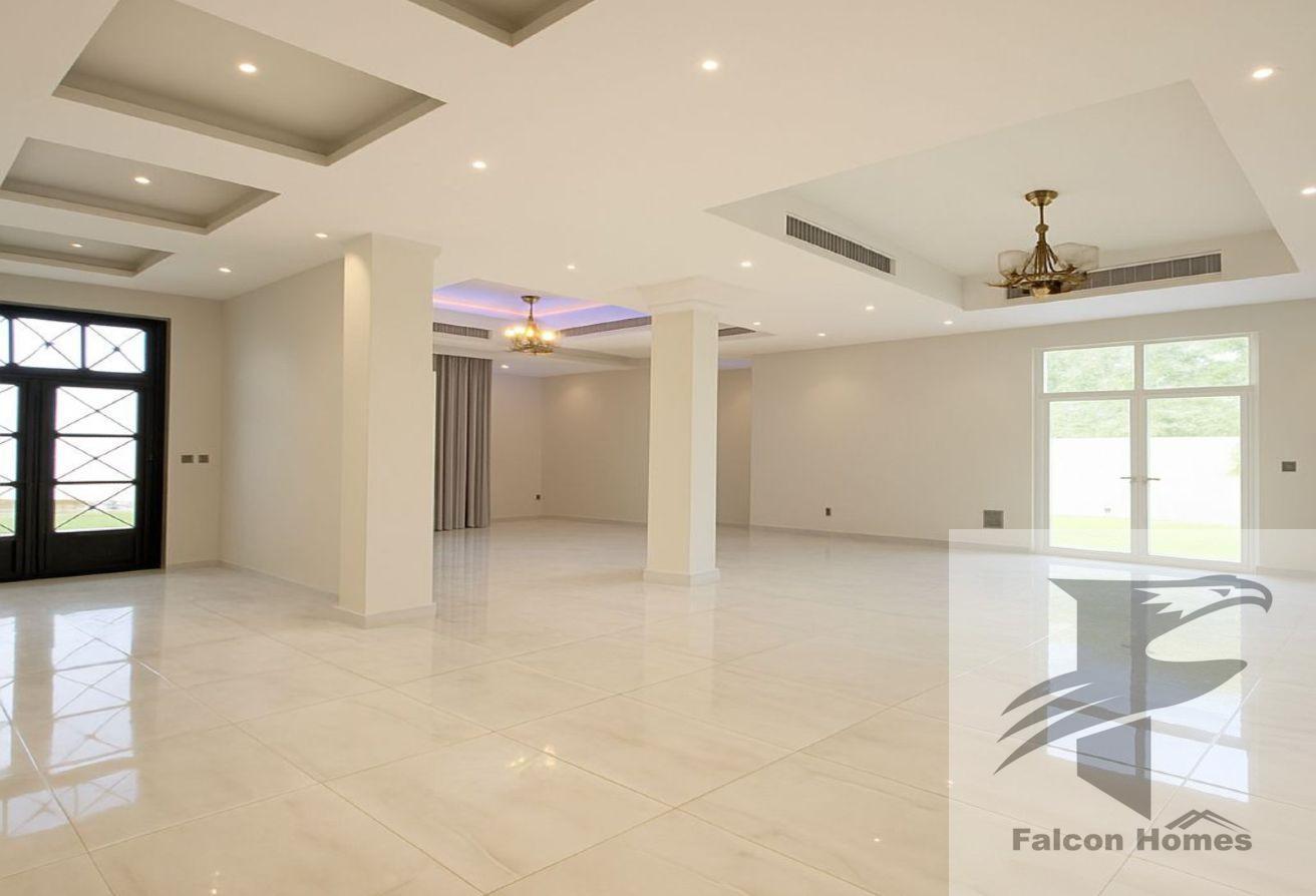 Well Maintained | 5BR Villa with Pool and Garden photo 9