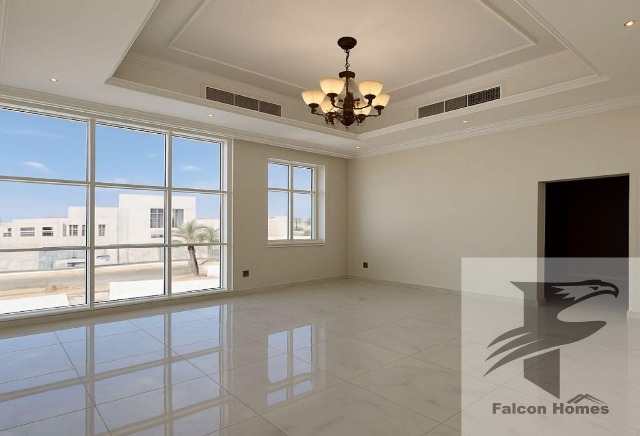 Well Maintained | 5BR Villa with Pool and Garden photo 17