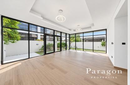Townhouse - 3 - 4 for rent in Topanga - The Park Villas - Damac Hills - Dubai Townhouse - 3 - 4 for rent in Topanga - The Park Villas - Damac Hills - Dubai