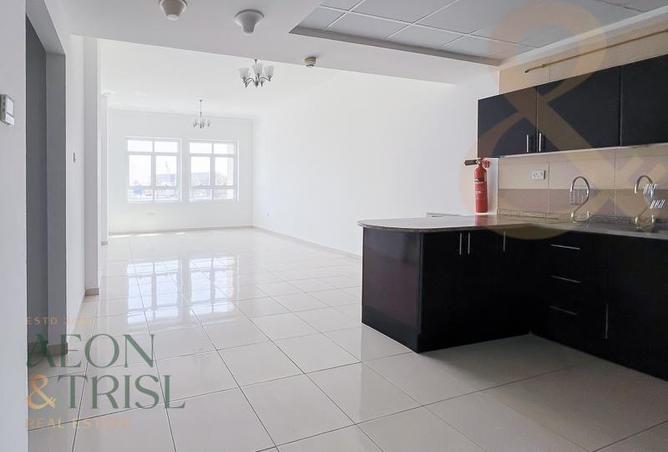 82785807 - Property Image 2