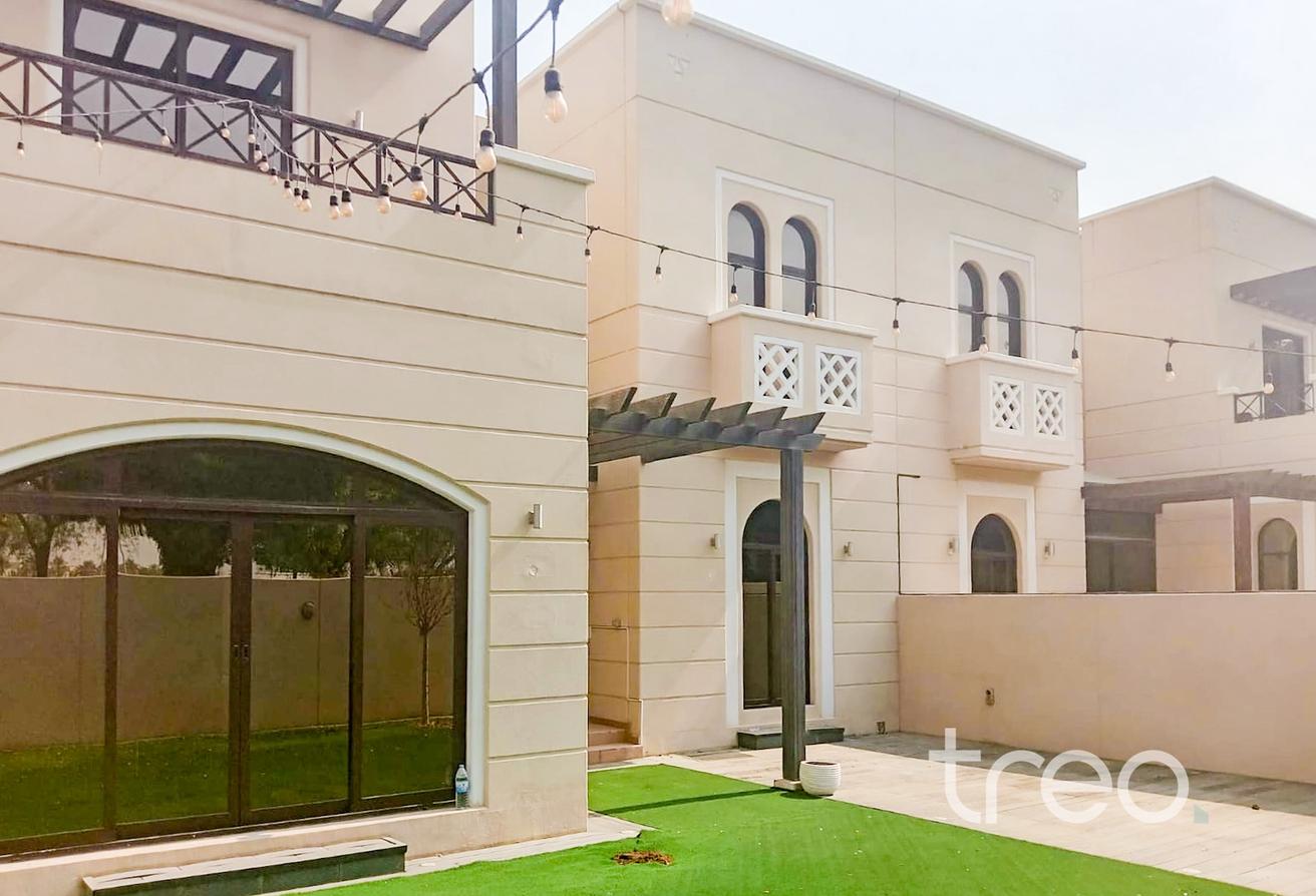 READY NOW | Large Corner Plot | Upgraded photo 15
