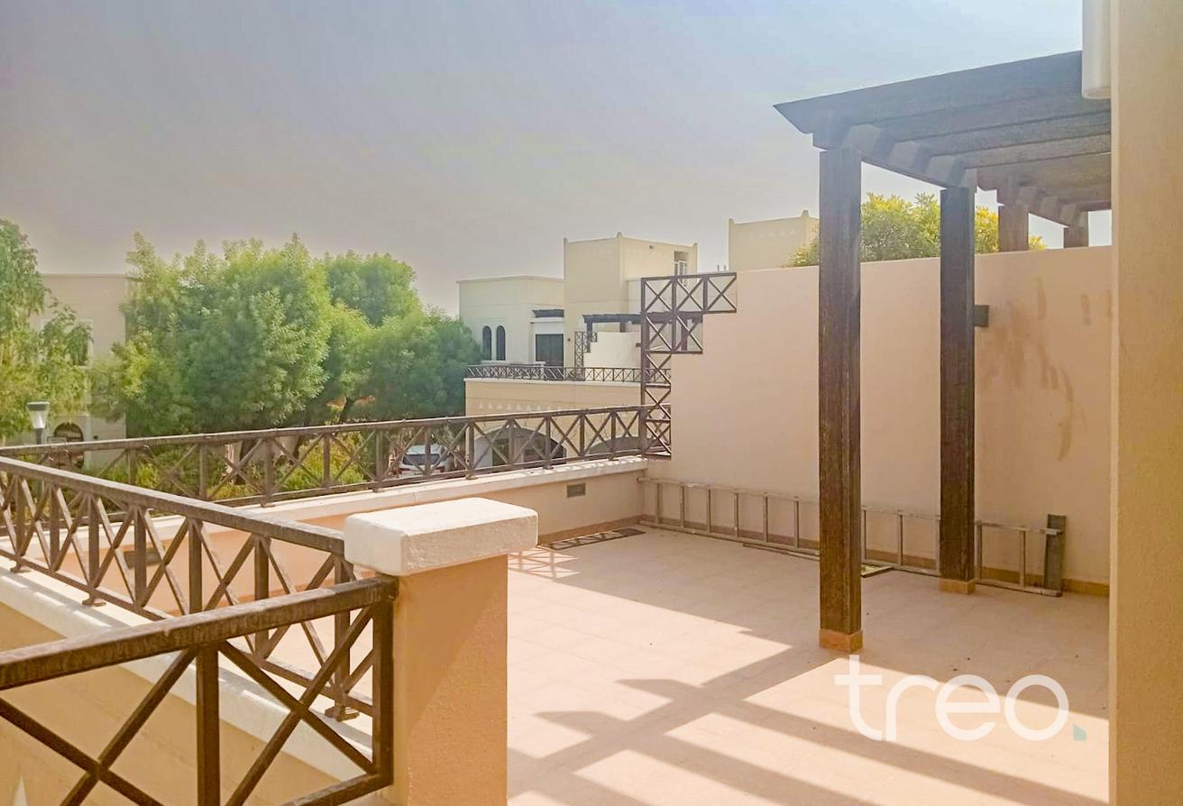 READY NOW | Large Corner Plot | Upgraded photo 5