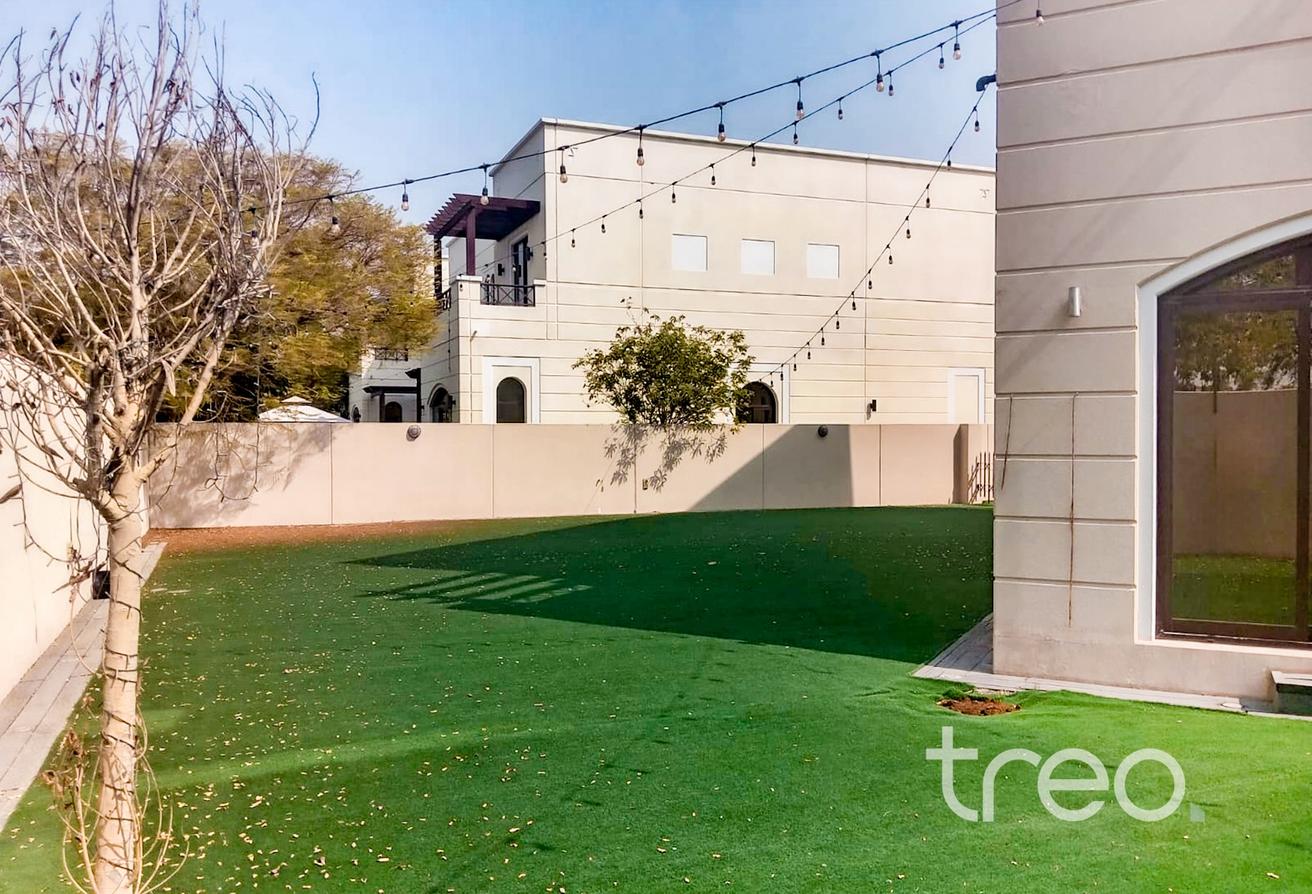 READY NOW | Large Corner Plot | Upgraded photo 4