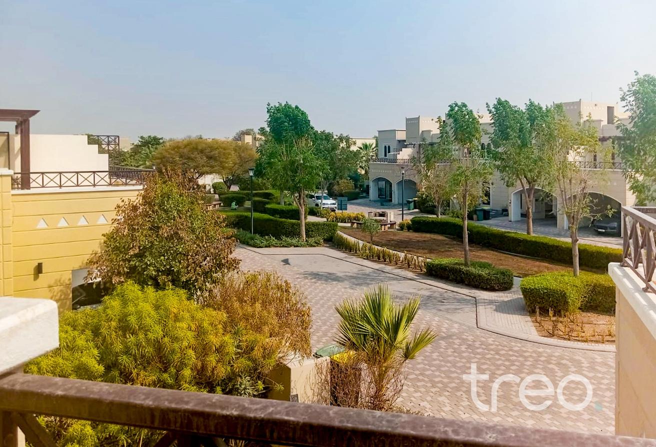 READY NOW | Large Corner Plot | Upgraded photo 17