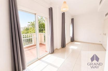 Villa - 2 Bedrooms - 3 Bathrooms for rent in Springs 15 - The Springs - Dubai Villa - 2 Bedrooms - 3 Bathrooms for rent in Springs 15 - The Springs - Dubai