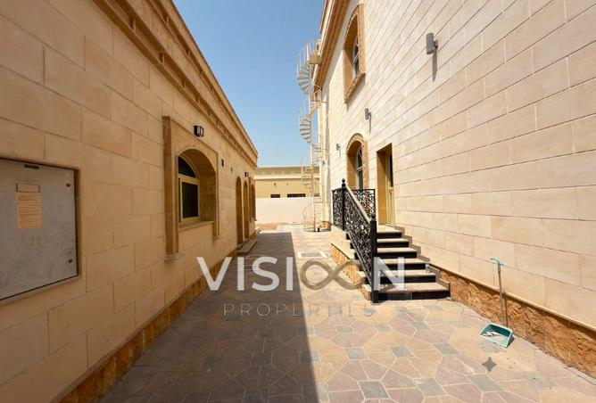 136121220 - Property Image 2