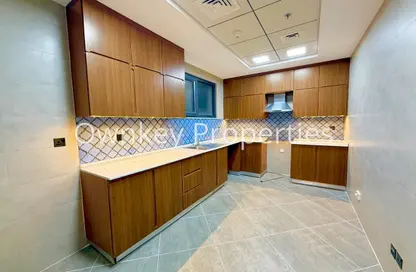 شقة - غرفة نوم - 2 حمامات للايجار في جداف فيوز - الجداف - دبي