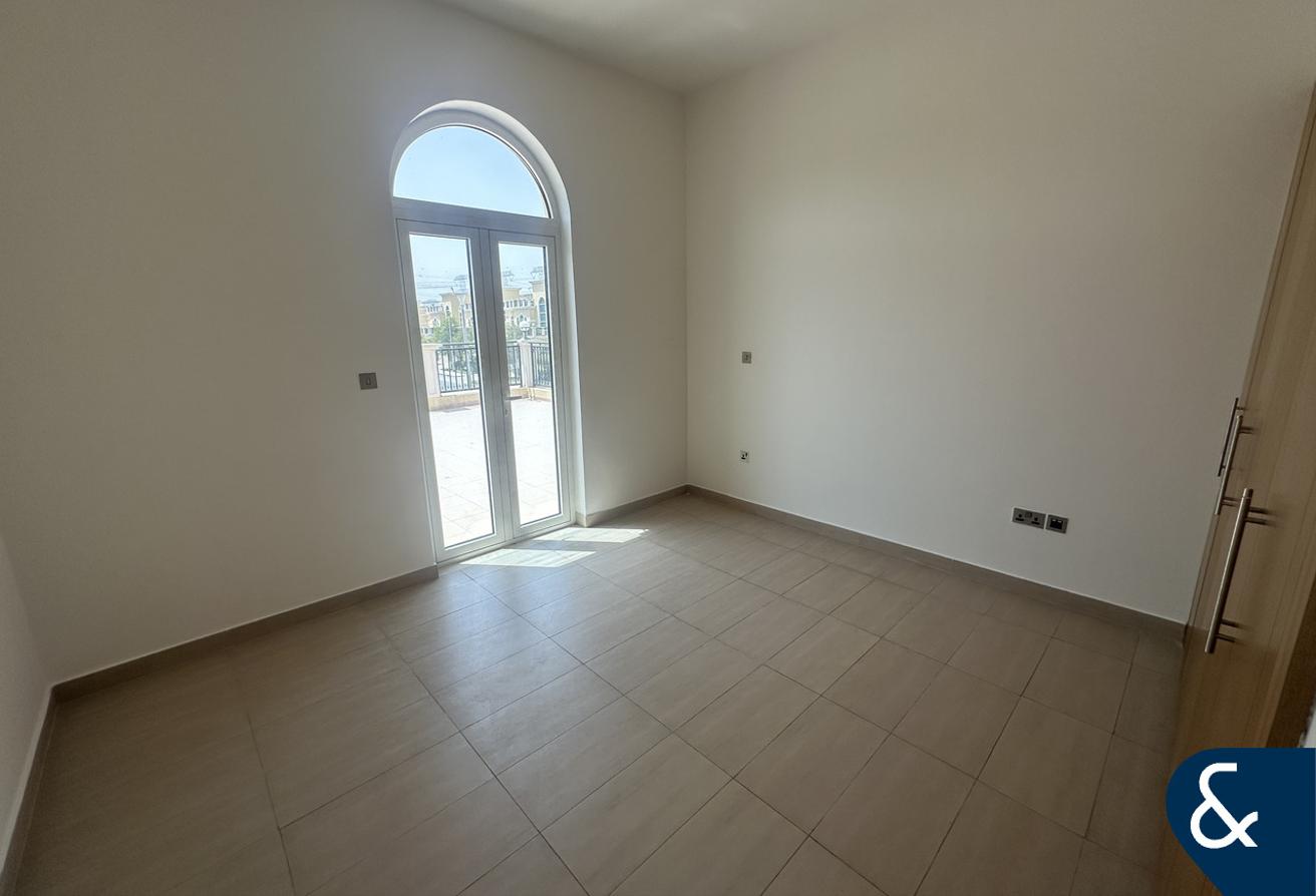 Single Row | Legacy Nova | Vacant Now photo 10